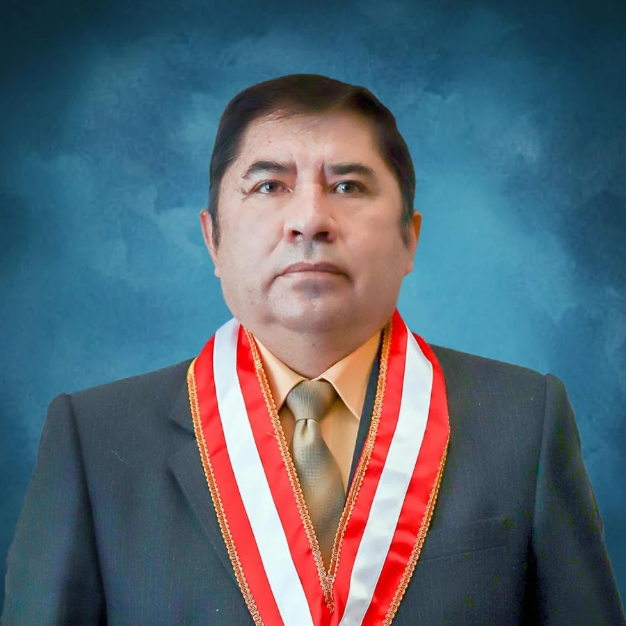 Dr. Dante Atilio Salas &Aacute;vila, rector de la UNAP